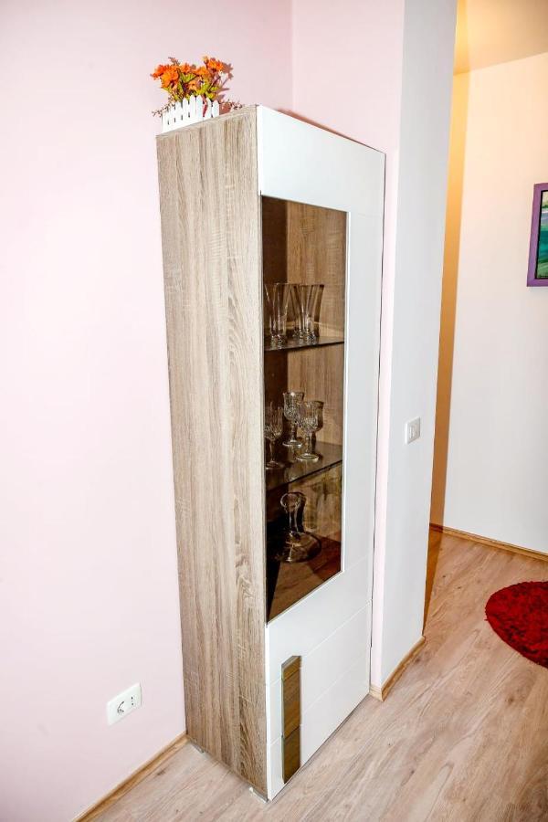 Happy Stories' Apartment In City Centre Shkoder Exterior photo