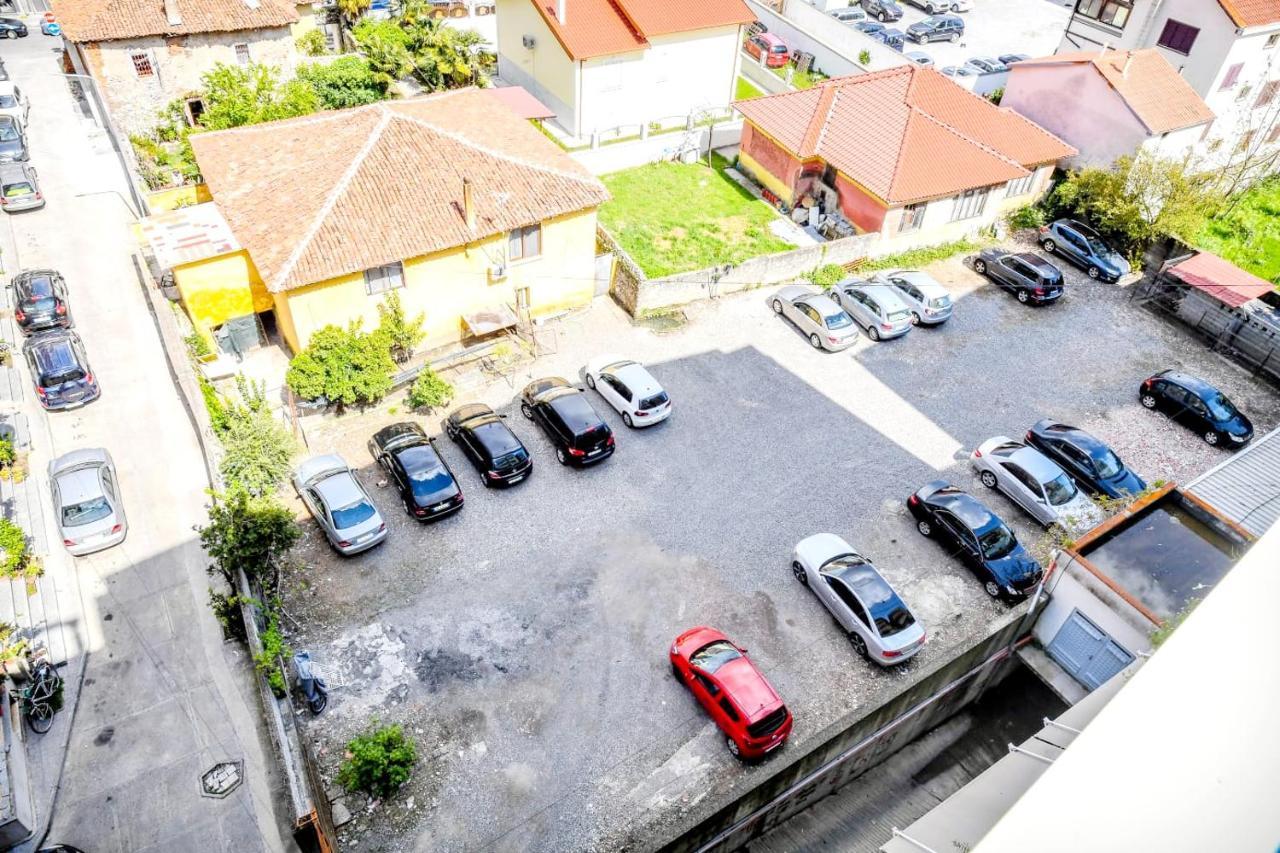 Happy Stories' Apartment In City Centre Shkoder Exterior photo